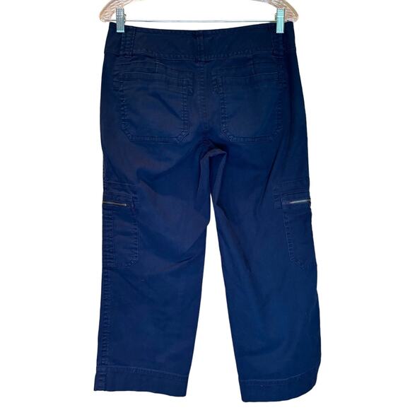 Women's Cabi Cargo Capri Pants Navy Blue Size 6, EUC - Picture 2 of 3